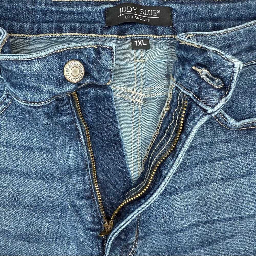Judyβ Blue denim shorts medium wash size 1XL - Picture 5 of 6